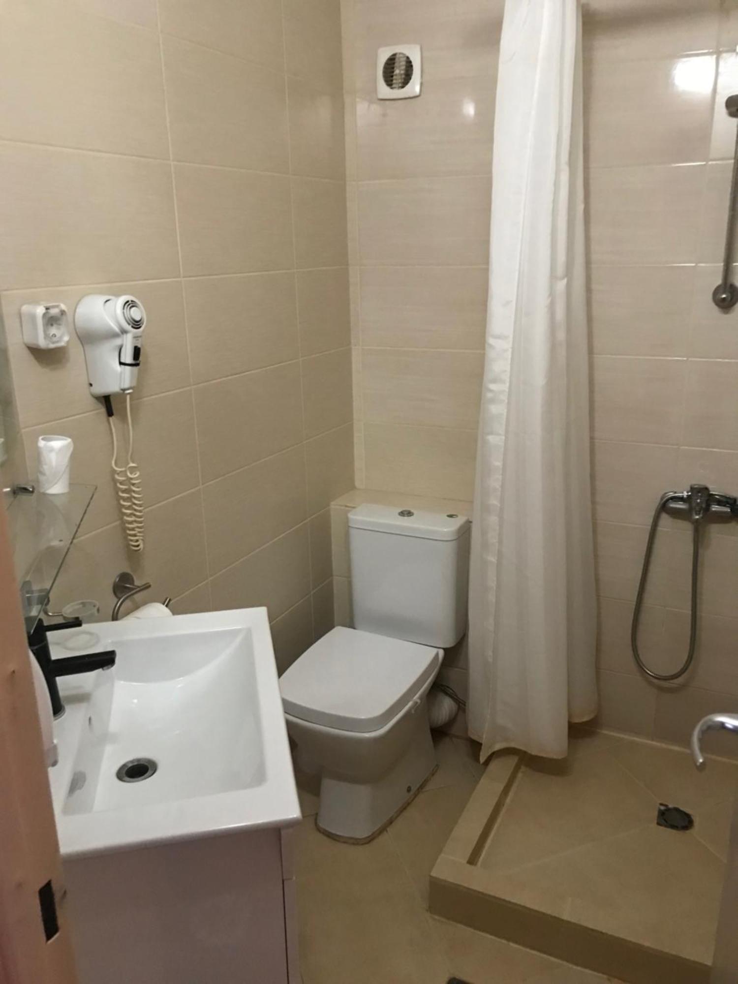 Consul Hotel