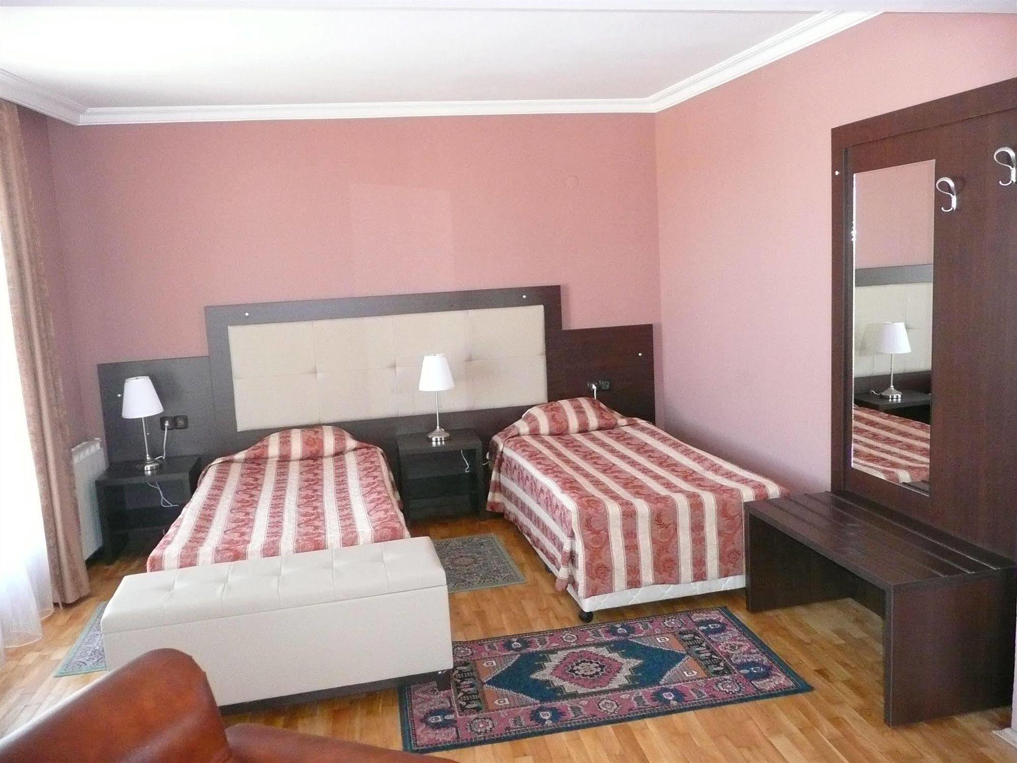 Hotel Consul